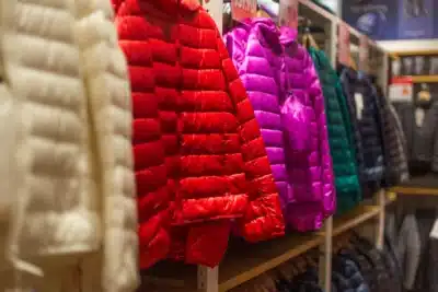 FIIs de shoppings sobem 18% em 2024 e atraem investimentos bilionários