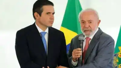 Governo deve corrigir tabela do IR em 1 ano, decide relator